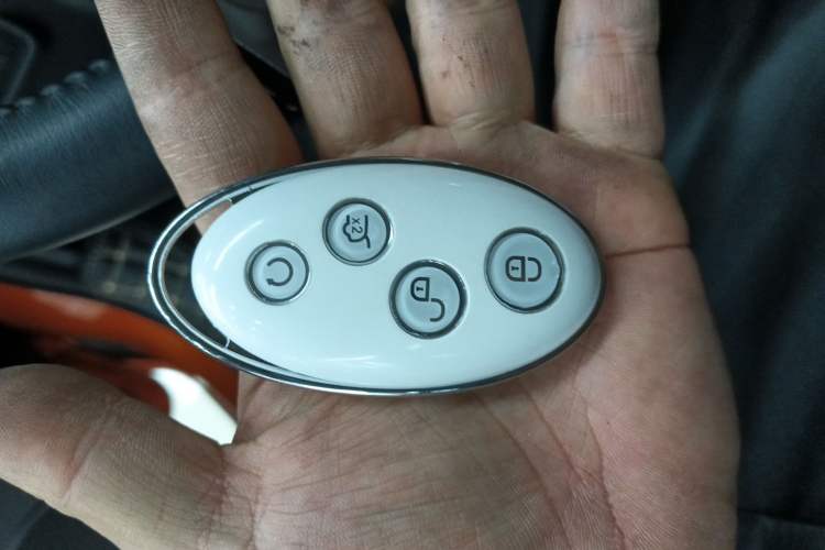 Used BYD Song New Energy 2017 Song DM 1.5TID All-Wheel Drive Luxury Model Vehicle Key