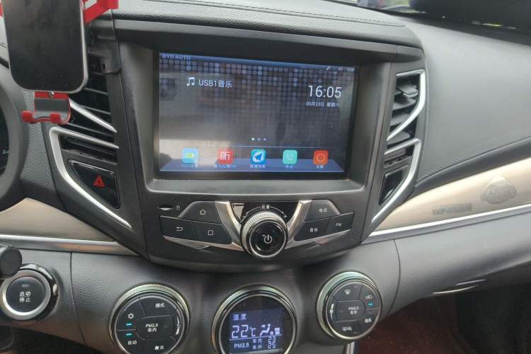 Used BYD Song New Energy 2017 Song DM 1.5TID All-Wheel Drive Luxury Model Audio And AC Panel