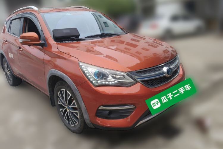Used BYD Song New Energy 2017 Song DM 1.5TID All-Wheel Drive Luxury Model Front Right 45 Deg