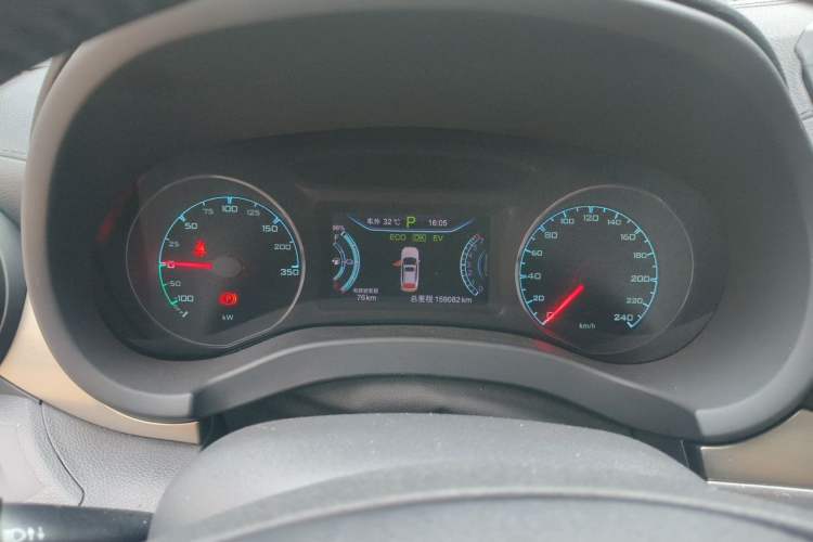Used BYD Song New Energy 2017 Song DM 1.5TID All-Wheel Drive Luxury Model Instrument Cluster