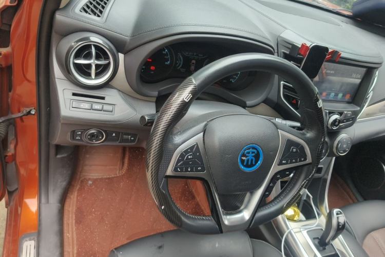 Used BYD Song New Energy 2017 Song DM 1.5TID All-Wheel Drive Luxury Model Steering Wheel