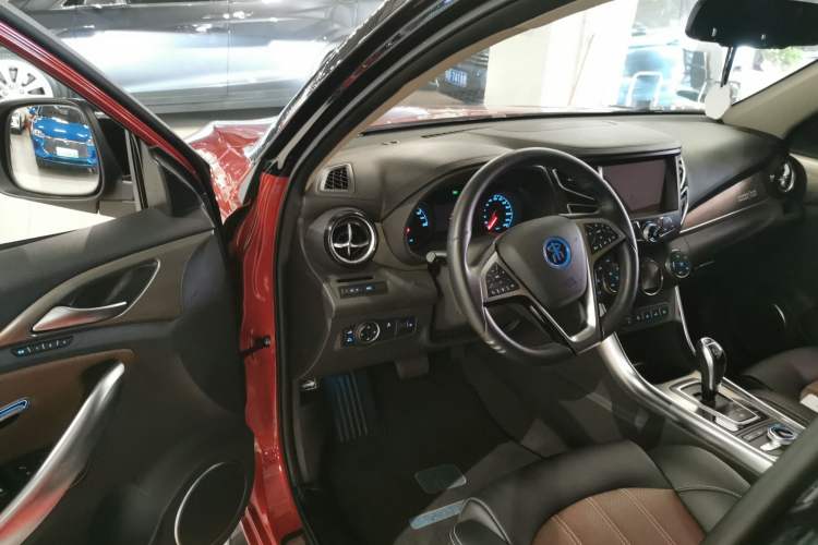 Used BYD Song New Energy 2017 Song DM 1.5TID All-Wheel Drive Luxury Model Driver Seat