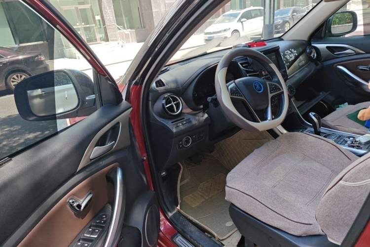 Used BYD Song New Energy 2017 Song DM 1.5TID All-Wheel Drive Luxury Model Driver Seat