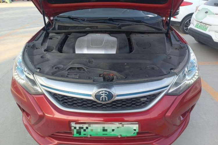 Used BYD Song New Energy 2017 Song DM 1.5TID All-Wheel Drive Luxury Model Engine Bay