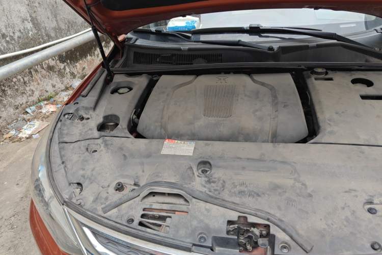 Used BYD Song New Energy 2017 Song DM 1.5TID All-Wheel Drive Luxury Model Engine Bay Right