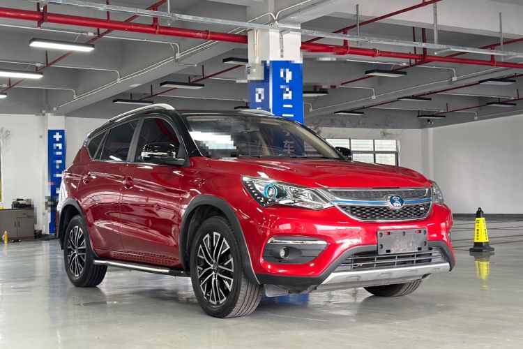 Used BYD Song New Energy 2017 Song DM 1.5TID All-Wheel Drive Luxury Model Front Right 45 Deg
