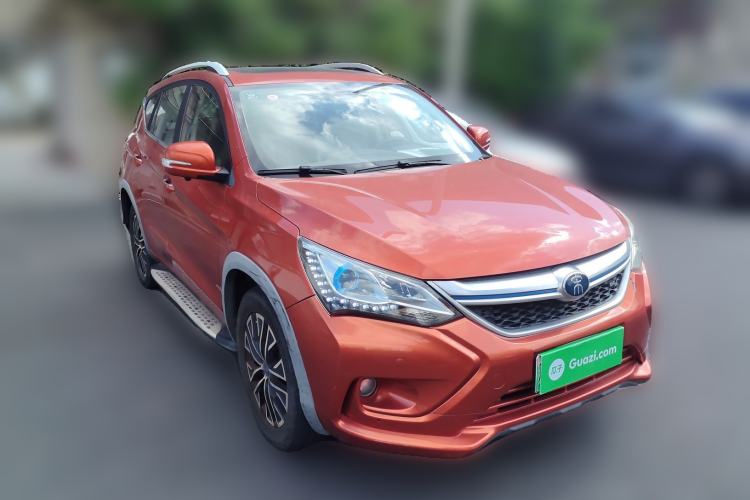 Used BYD Song New Energy 2017 Song DM 1.5TID All-Wheel Drive Prestige Model Front Right 45 Deg
