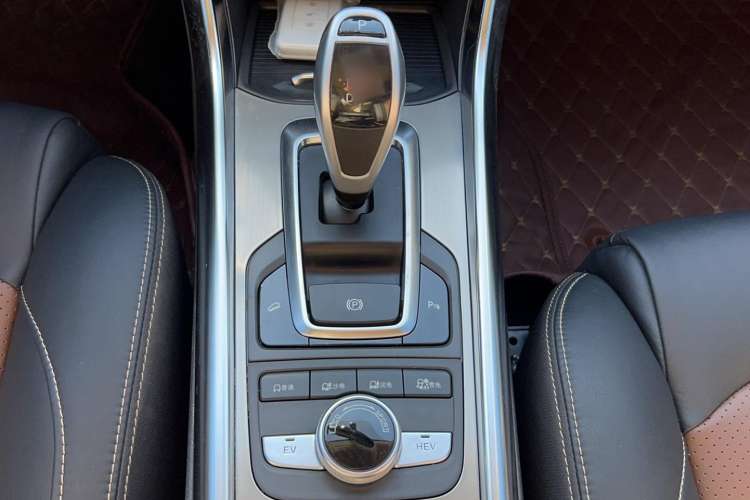 Used BYD Song New Energy 2017 Song DM 1.5TID All-Wheel Drive Luxury Model Gear Lever