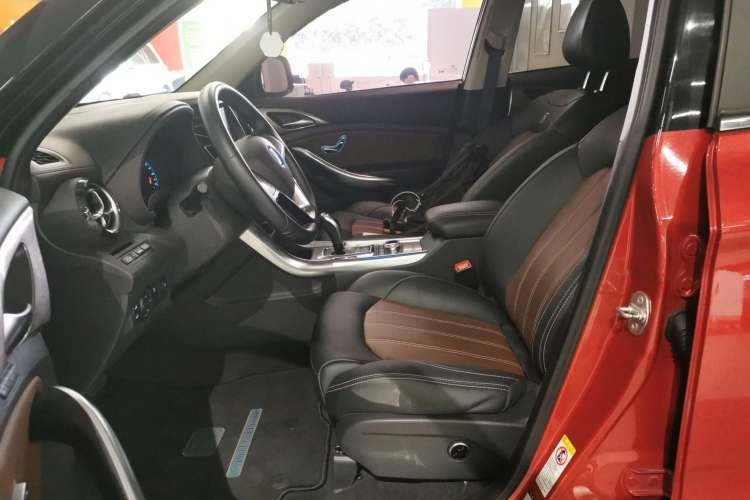 Used BYD Song New Energy 2017 Song DM 1.5TID All-Wheel Drive Luxury Model Left Front Seat