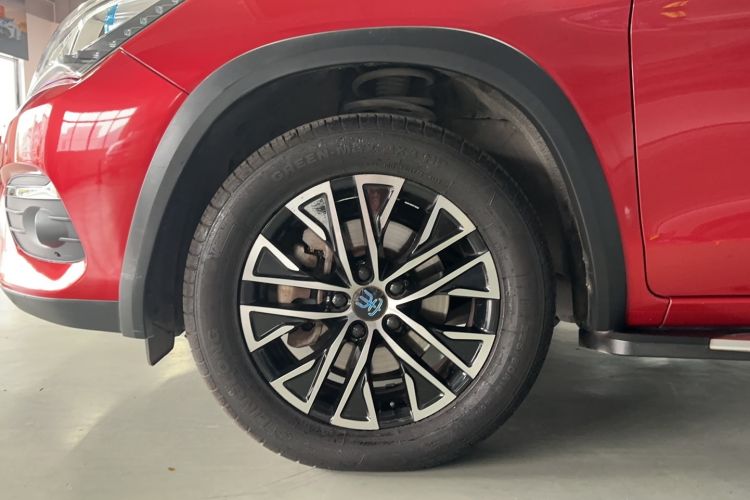 Used BYD Song New Energy 2017 Song DM 1.5TID All-Wheel Drive Luxury Model Left Front Wheel Hub