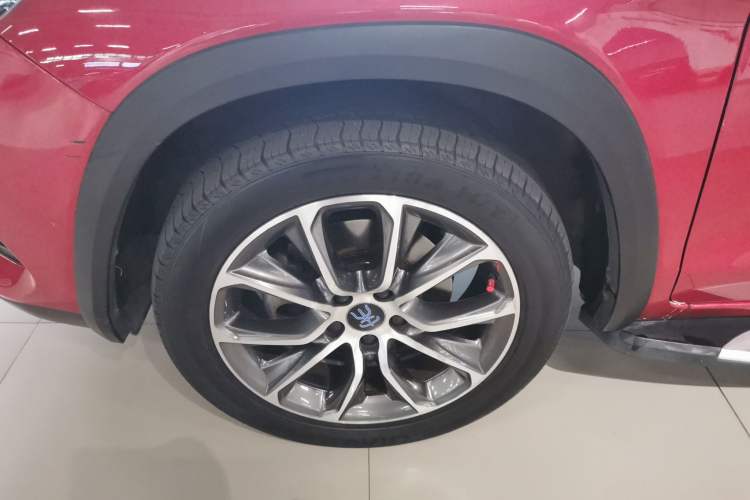 Used BYD Song New Energy 2017 Song DM 1.5TID All-Wheel Drive Luxury Model Left Front Wheel Hub