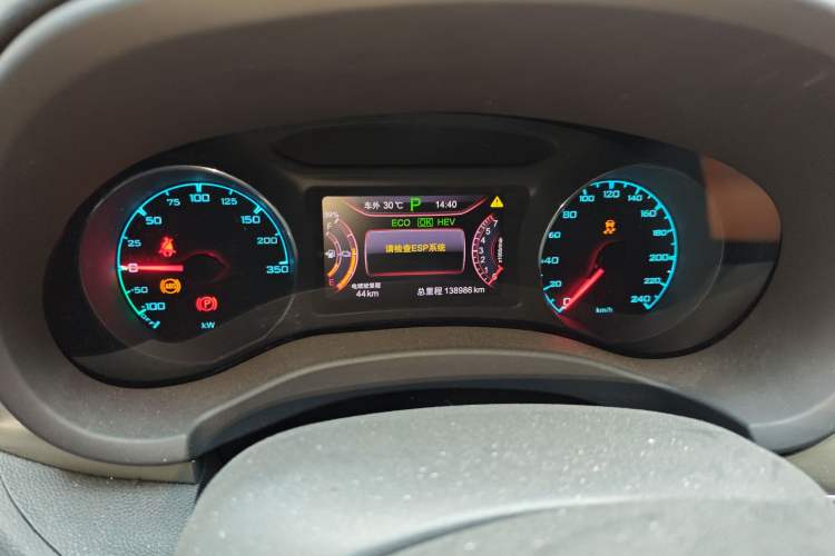 Used BYD Song New Energy 2017 Song DM 1.5TID All-Wheel Drive Luxury Model Odometer Close Up