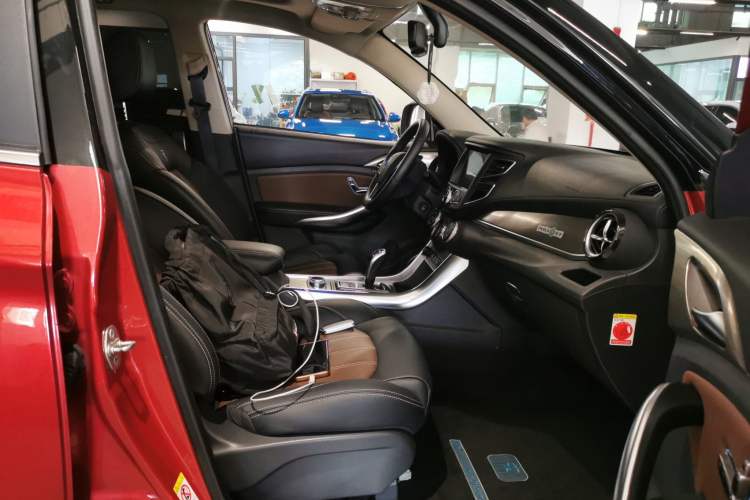 Used BYD Song New Energy 2017 Song DM 1.5TID All-Wheel Drive Luxury Model Right Front Seat