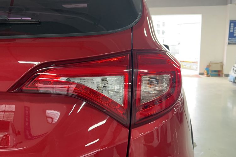Used BYD Song New Energy 2017 Song DM 1.5TID All-Wheel Drive Luxury Model Right Rear Taillight