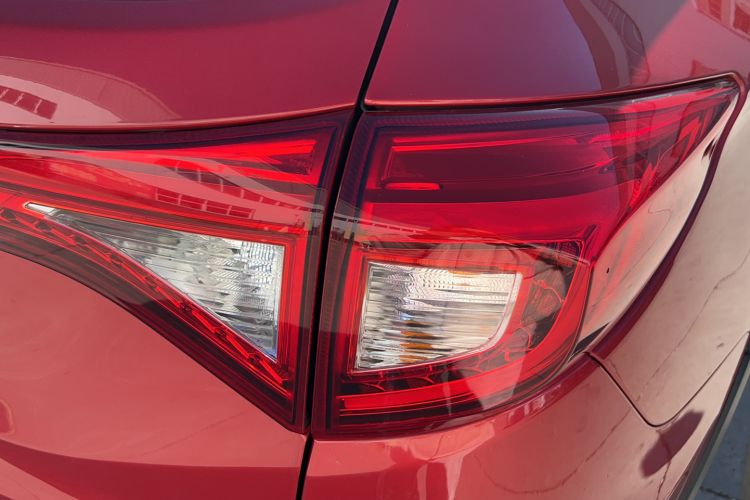 Used BYD Song New Energy 2017 Song DM 1.5TID All-Wheel Drive Luxury Model Right Rear Taillight