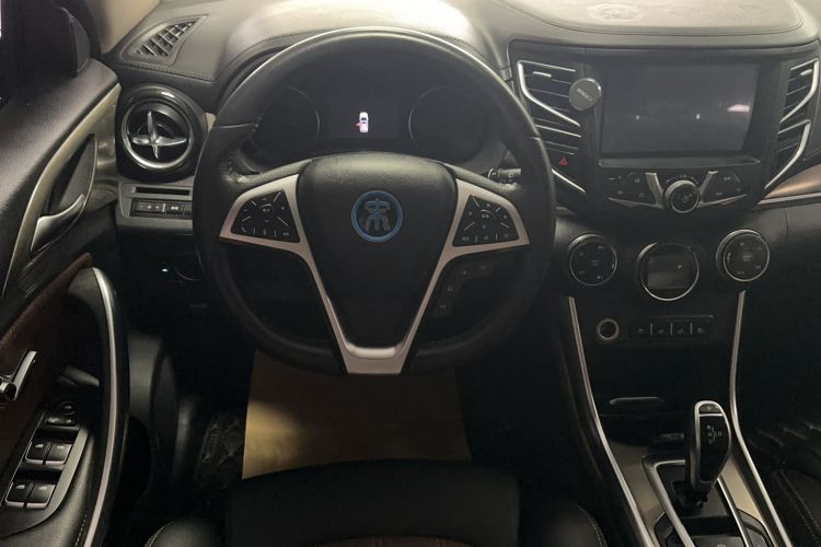 Used BYD Song New Energy 2017 Song DM 1.5TID All-Wheel Drive Luxury Model Steering Wheel