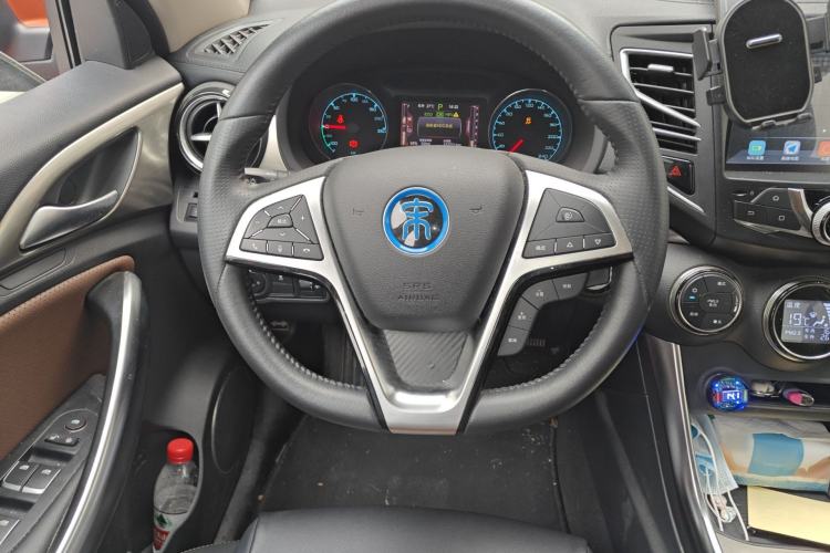 Used BYD Song New Energy 2017 Song DM 1.5TID All-Wheel Drive Luxury Model Steering Wheel
