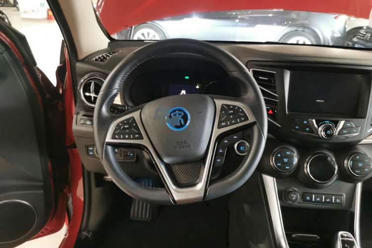 Used BYD Song New Energy 2017 Song DM 1.5TID All-Wheel Drive Luxury Model Steering Wheel