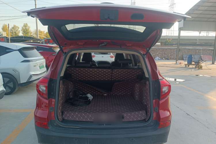 Used BYD Song New Energy 2017 Song DM 1.5TID All-Wheel Drive Luxury Model Trunk