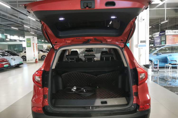 Used BYD Song New Energy 2017 Song DM 1.5TID All-Wheel Drive Luxury Model Trunk