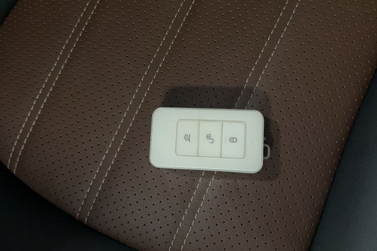 Used BYD Song New Energy 2017 Song DM 1.5TID All-Wheel Drive Luxury Model Vehicle Key