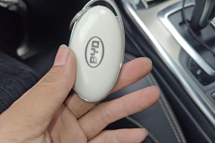 Used BYD Song New Energy 2017 Song DM 1.5TID All-Wheel Drive Luxury Model Vehicle Key