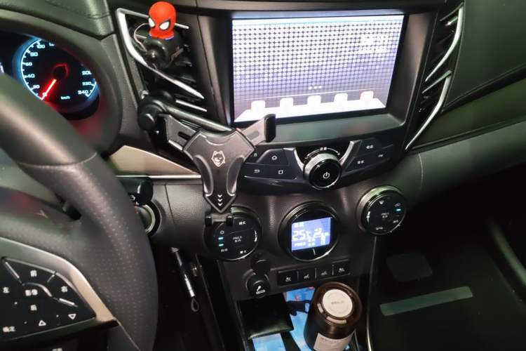 Used BYD Song New Energy 2017 Song DM 1.5TID All-Wheel Drive Luxury Model Audio And AC Panel