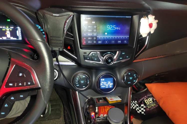 Used BYD Song New Energy 2017 Song DM 1.5TID All-Wheel Drive Prestige Model Audio And AC Panel