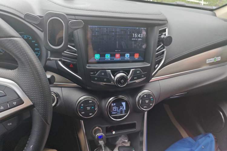 Used BYD Song New Energy 2017 Song DM 1.5TID All-Wheel Drive Prestige Model Audio And AC Panel