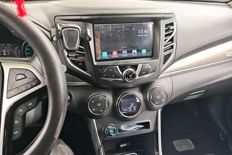 Used BYD Song New Energy 2017 Song DM 1.5TID All-Wheel Drive Prestige Model Audio And AC Panel