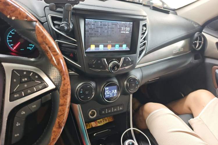 Used BYD Song New Energy 2017 Song DM 1.5TID All-Wheel Drive Luxury Model Audio And AC Panel