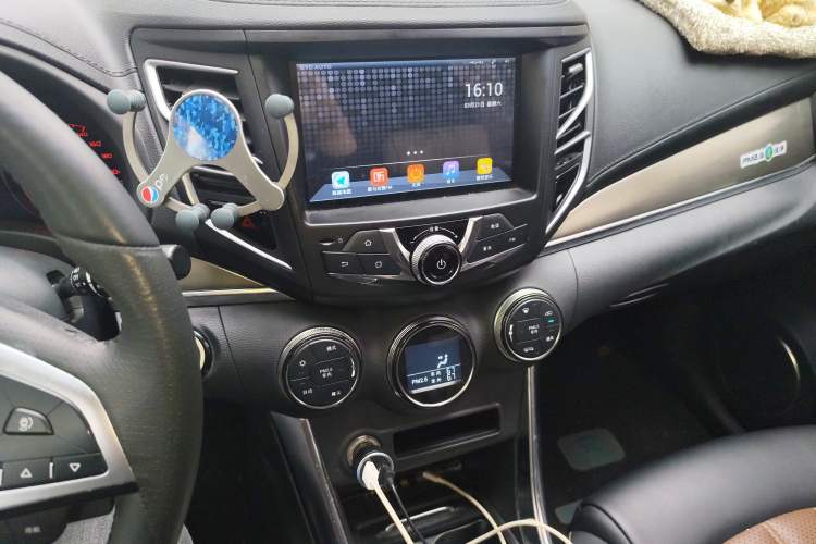 Used BYD Song New Energy 2017 Song DM 1.5TID All-Wheel Drive Luxury Model Audio And AC Panel