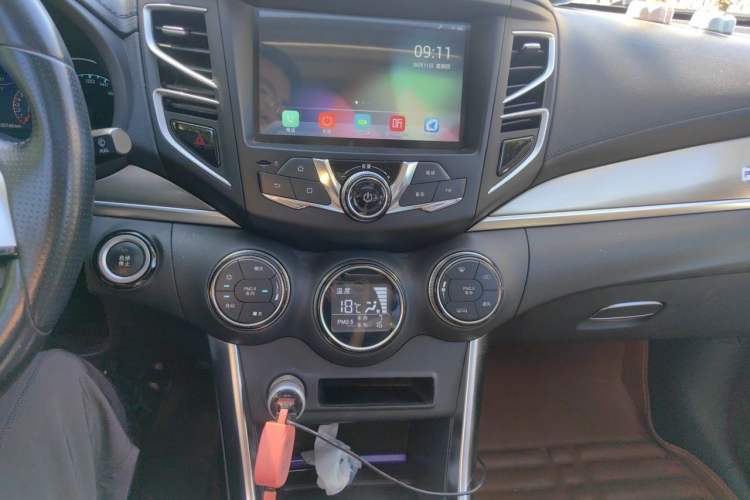 Used BYD Song New Energy 2017 Song DM 1.5TID All-Wheel Drive Luxury Model Audio And AC Panel