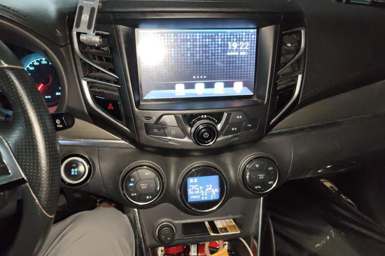 Used BYD Song New Energy 2017 Song DM 1.5TID All-Wheel Drive Luxury Model Audio And AC Panel