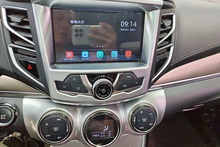 Used BYD Song New Energy 2017 Song DM 1.5TID All-Wheel Drive Luxury Model Audio And AC Panel
