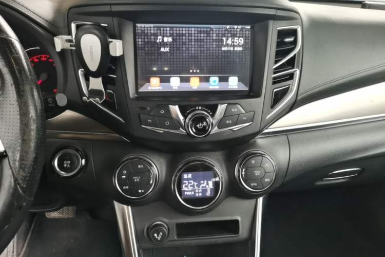 Used BYD Song New Energy 2017 Song DM 1.5TID All-Wheel Drive Luxury Model Audio And AC Panel