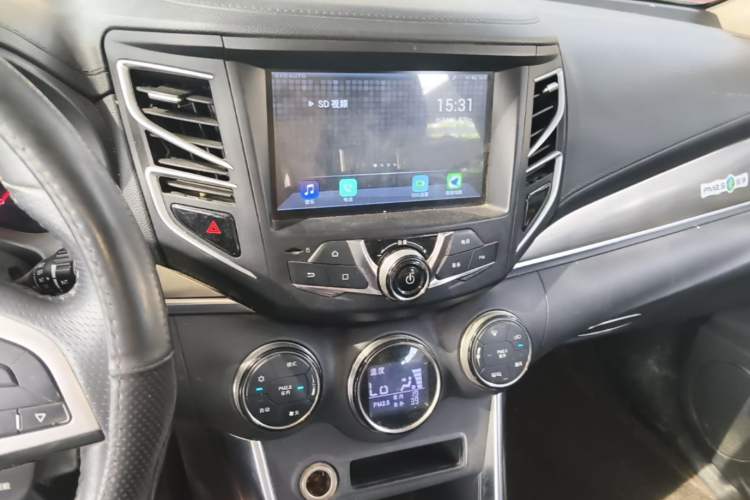 Used BYD Song New Energy 2017 Song DM 1.5TID All-Wheel Drive Prestige Model Audio And AC Panel