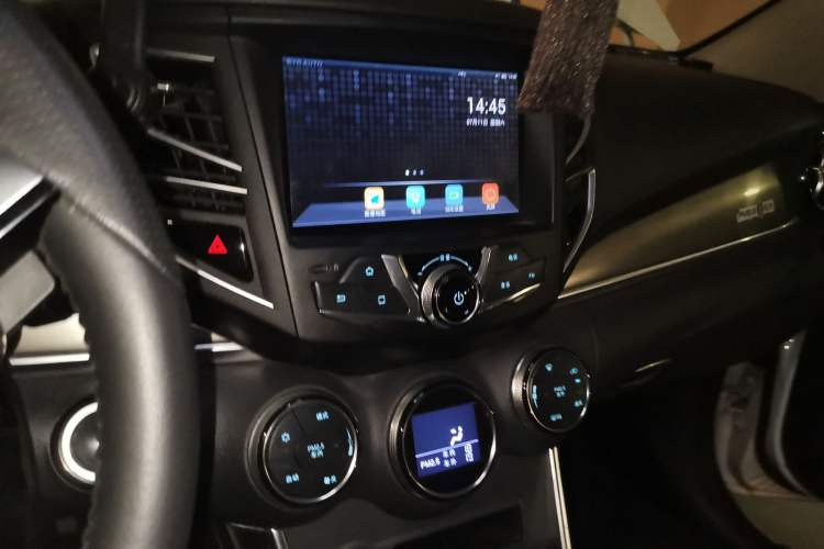 Used BYD Song New Energy 2017 Song DM 1.5TID All-Wheel Drive Luxury Model Audio And AC Panel