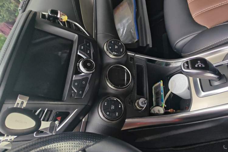 Used BYD Song New Energy 2017 Song DM 1.5TID All-Wheel Drive Luxury Model Audio And AC Panel