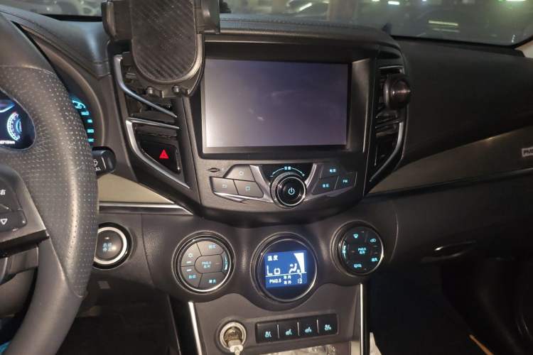 Used BYD Song New Energy 2017 Song DM 1.5TID All-Wheel Drive Luxury Model Audio And AC Panel