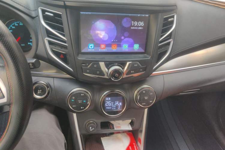 Used BYD Song New Energy 2017 Song DM 1.5TID All-Wheel Drive Luxury Model Audio And AC Panel