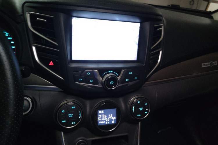 Used BYD Song New Energy 2017 Song DM 1.5TID All-Wheel Drive Luxury Model Audio And AC Panel