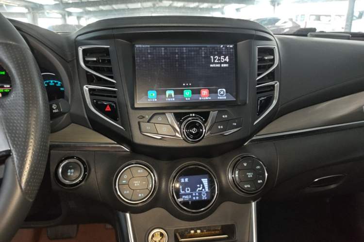 Used BYD Song New Energy 2017 Song DM 1.5TID All-Wheel Drive Luxury Model Audio And AC Panel