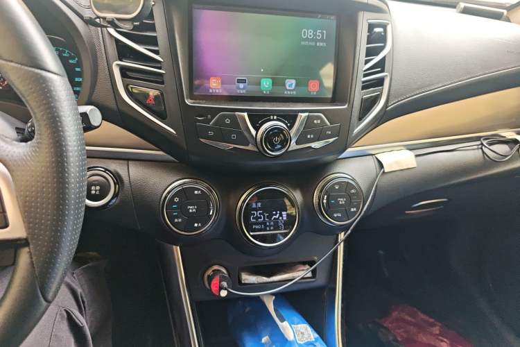 Used BYD Song New Energy 2017 Song DM 1.5TID All-Wheel Drive Luxury Model Audio And AC Panel