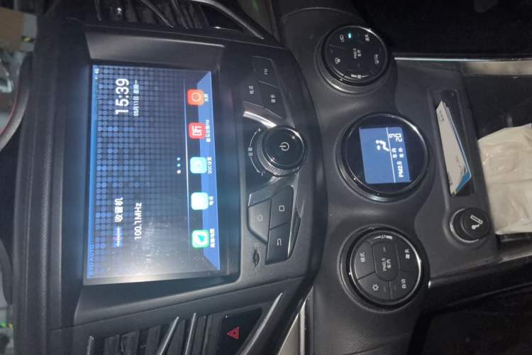 Used BYD Song New Energy 2017 Song DM 1.5TID All-Wheel Drive Luxury Model Audio And AC Panel