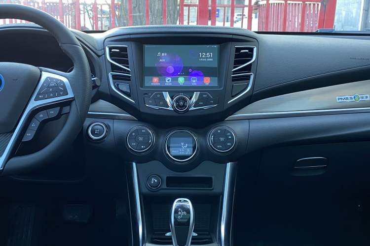 Used BYD Song New Energy 2017 Song EV300 Prestige Model Audio And AC Panel