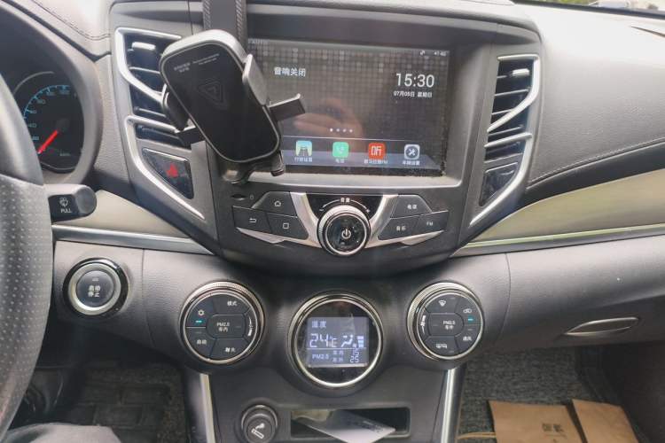 Used BYD Song New Energy 2017 Song DM 1.5TID All-Wheel Drive Prestige Model Audio And AC Panel