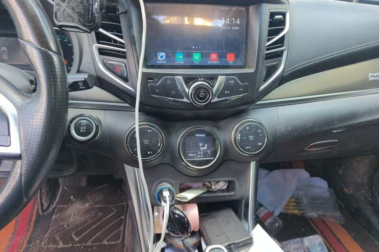 Used BYD Song New Energy 2017 Song DM 1.5TID All-Wheel Drive Luxury Model Audio And AC Panel