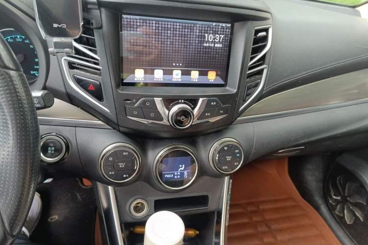Used BYD Song New Energy 2017 Song DM 1.5TID All-Wheel Drive Luxury Model Audio And AC Panel