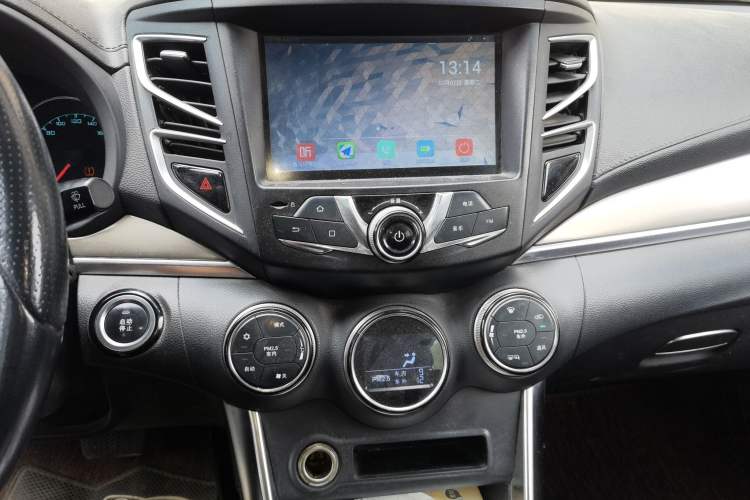 Used BYD Song New Energy 2017 Song DM 1.5TID All-Wheel Drive Luxury Model Audio And AC Panel
